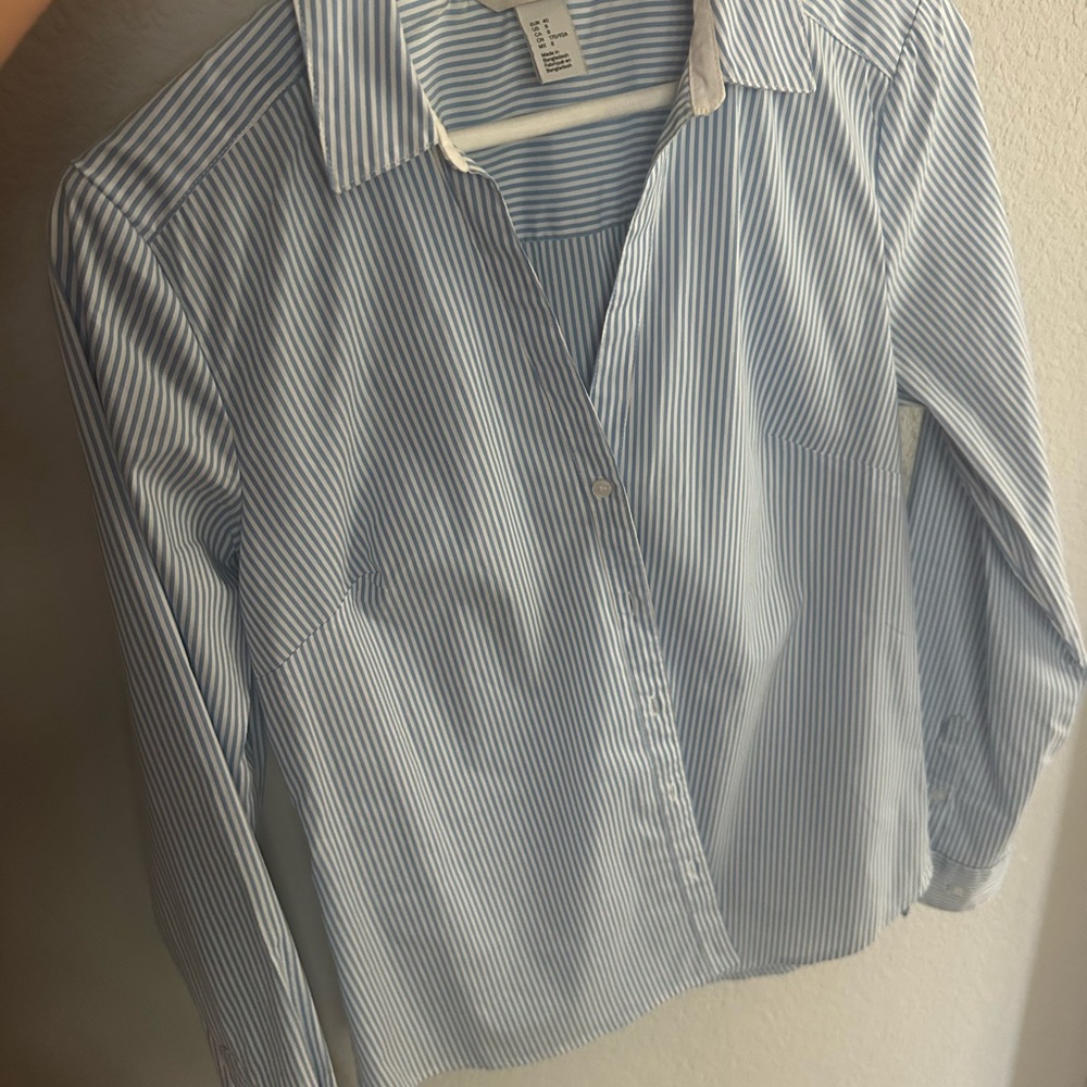 H&M Blue and White Casual Button Down Shirt